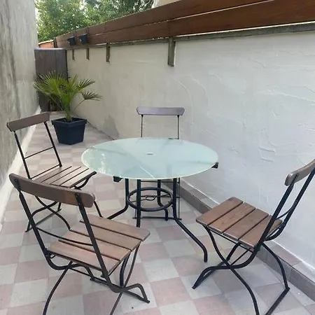 Apartment Relaxant Au Bassin